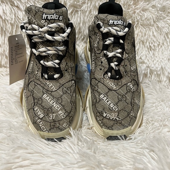 Triples - Picture 3 of 5